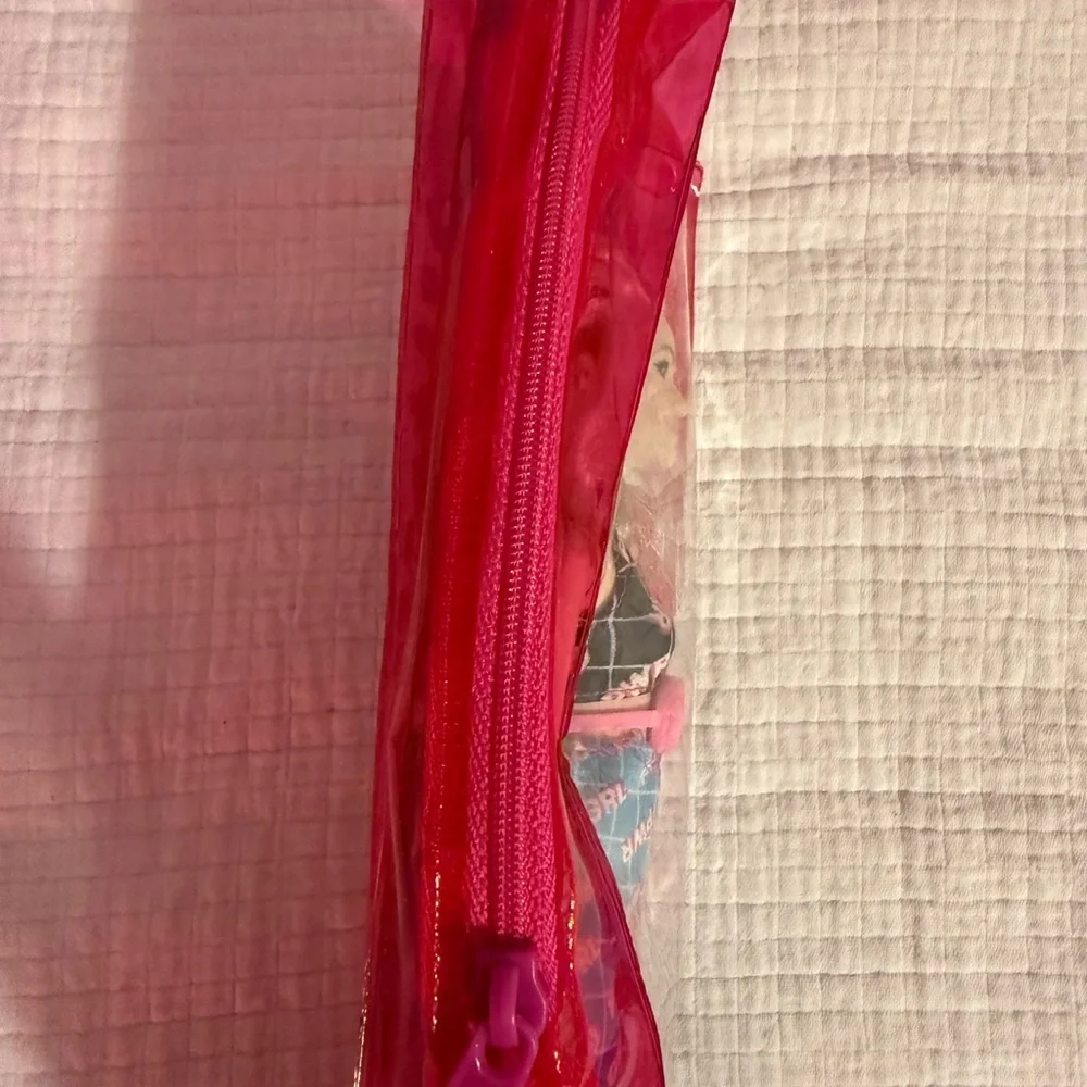 Barbie Fashionistas 202 Curvy Girl Power Outfit HJT01 Mattel Blonde Hair Zip Bag